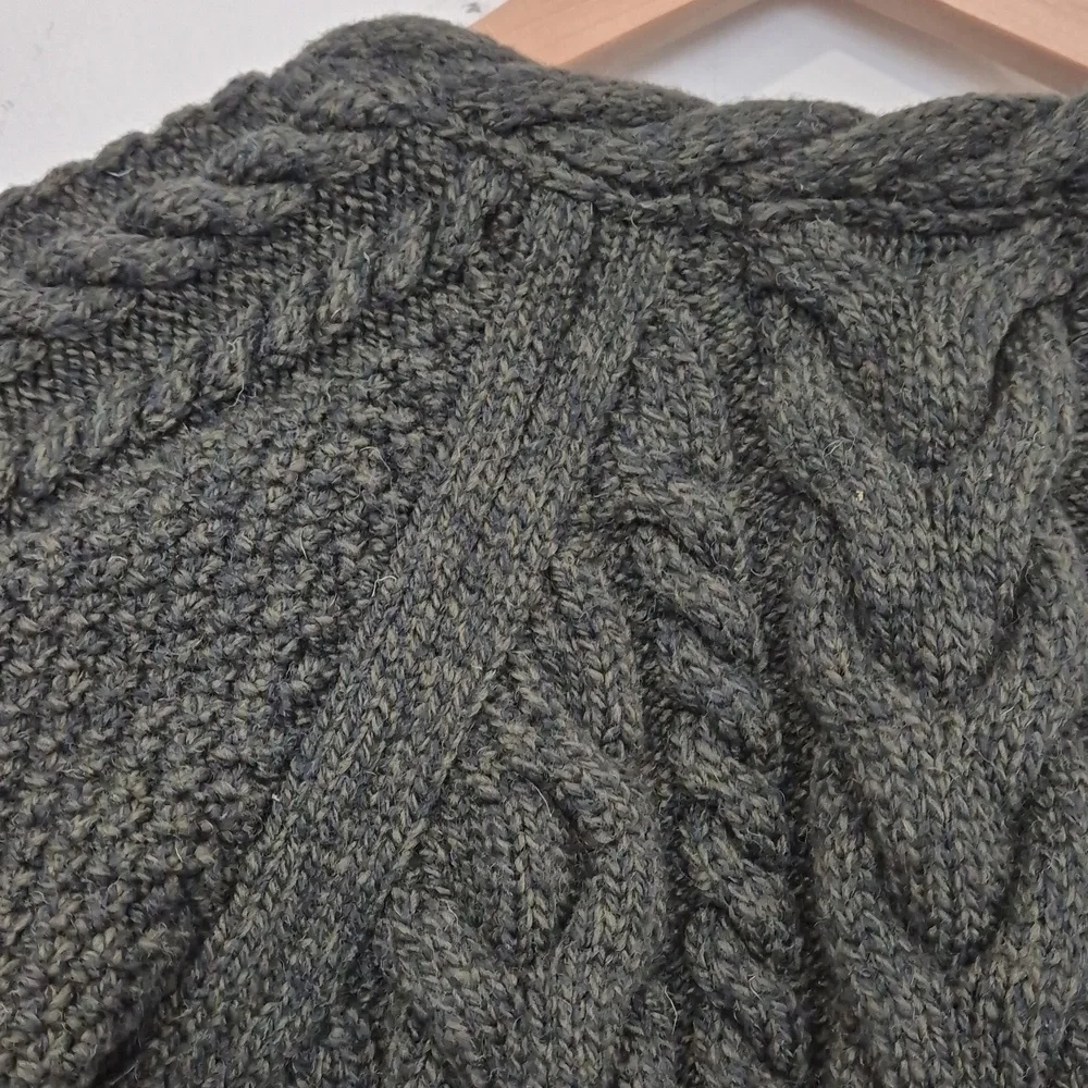 100% Wool Original Aran Co Green Merino Cable Knit Cardigan Sweater Size Small - Picture 4 of 12
